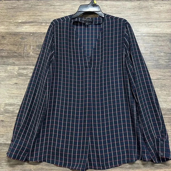 Banana Republic Navy Checkered Blouse Womens Top size Medium - Picture 1 of 3